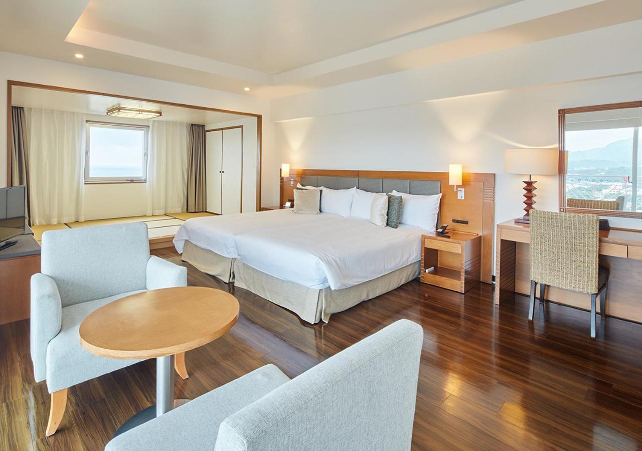 Hotel Mahaina Wellness Resorts Okinawa Exteriör bild