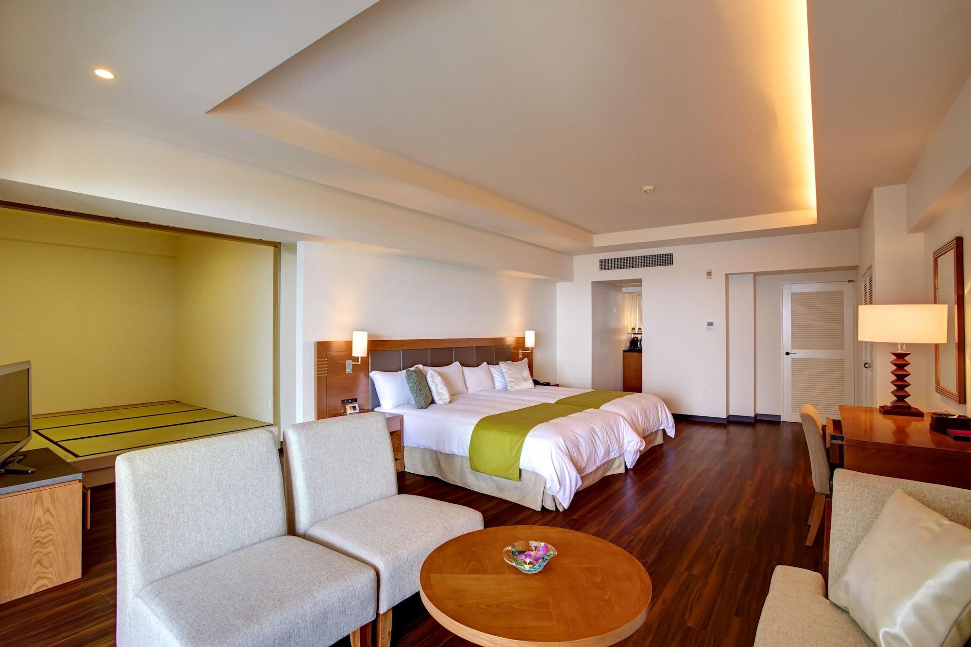 Hotel Mahaina Wellness Resorts Okinawa Exteriör bild