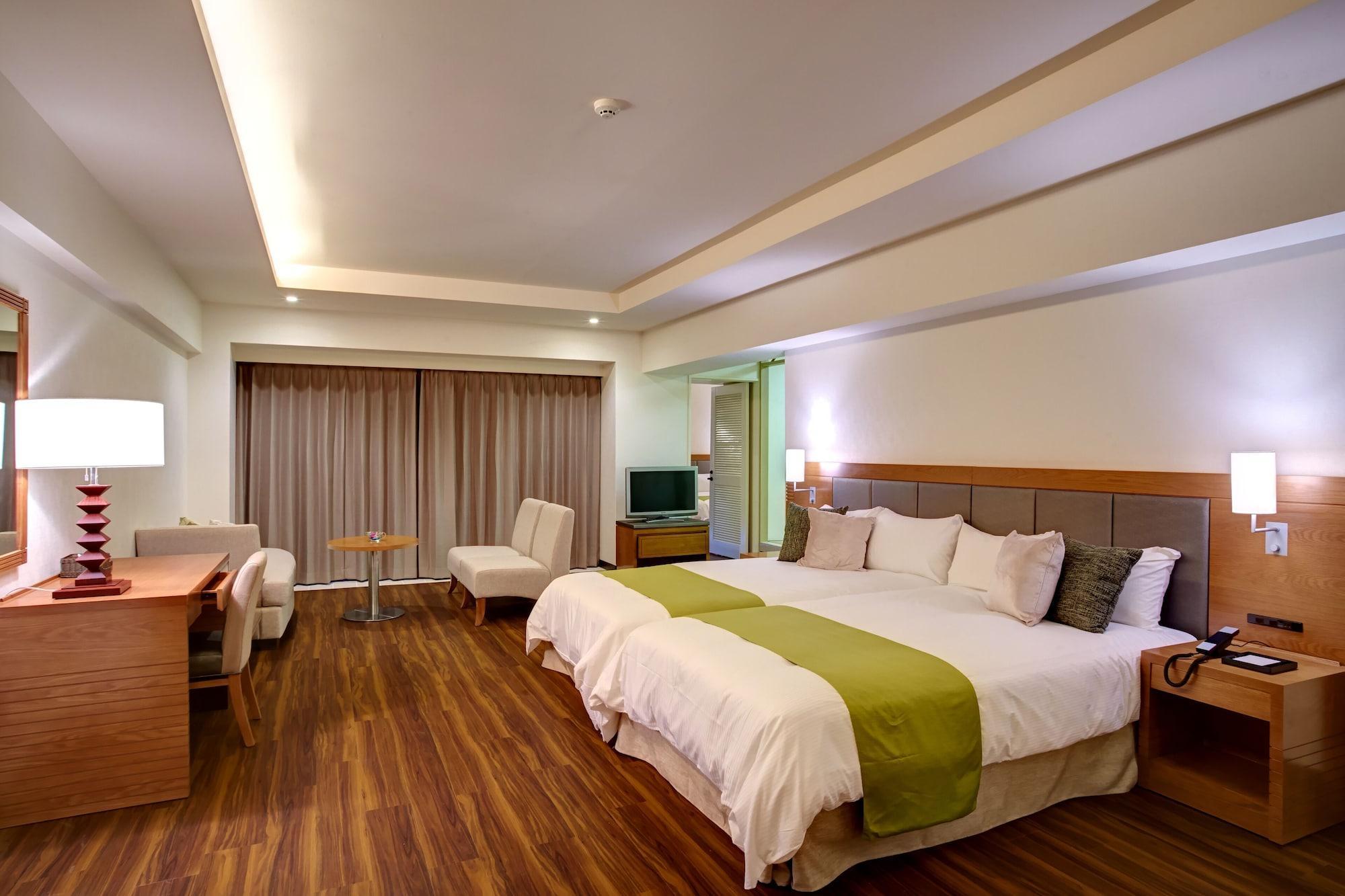 Hotel Mahaina Wellness Resorts Okinawa Exteriör bild